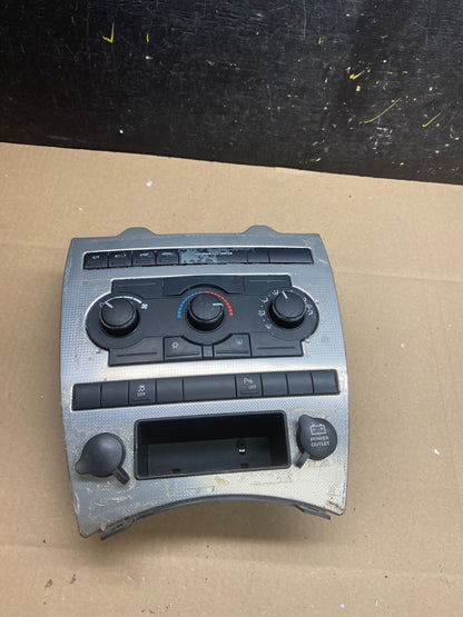 2005 2006 2007 Jeep Commander Grand Cherokee A/C Climate Control Bezel T9100 DG0