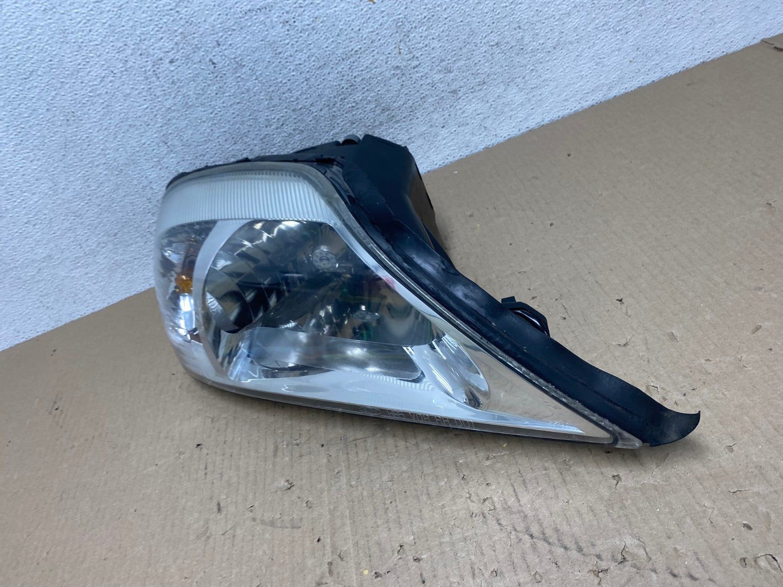 2000 to 2005 Mercury Sable Right Passenger Side Halogen Headlight AE9625 LK1