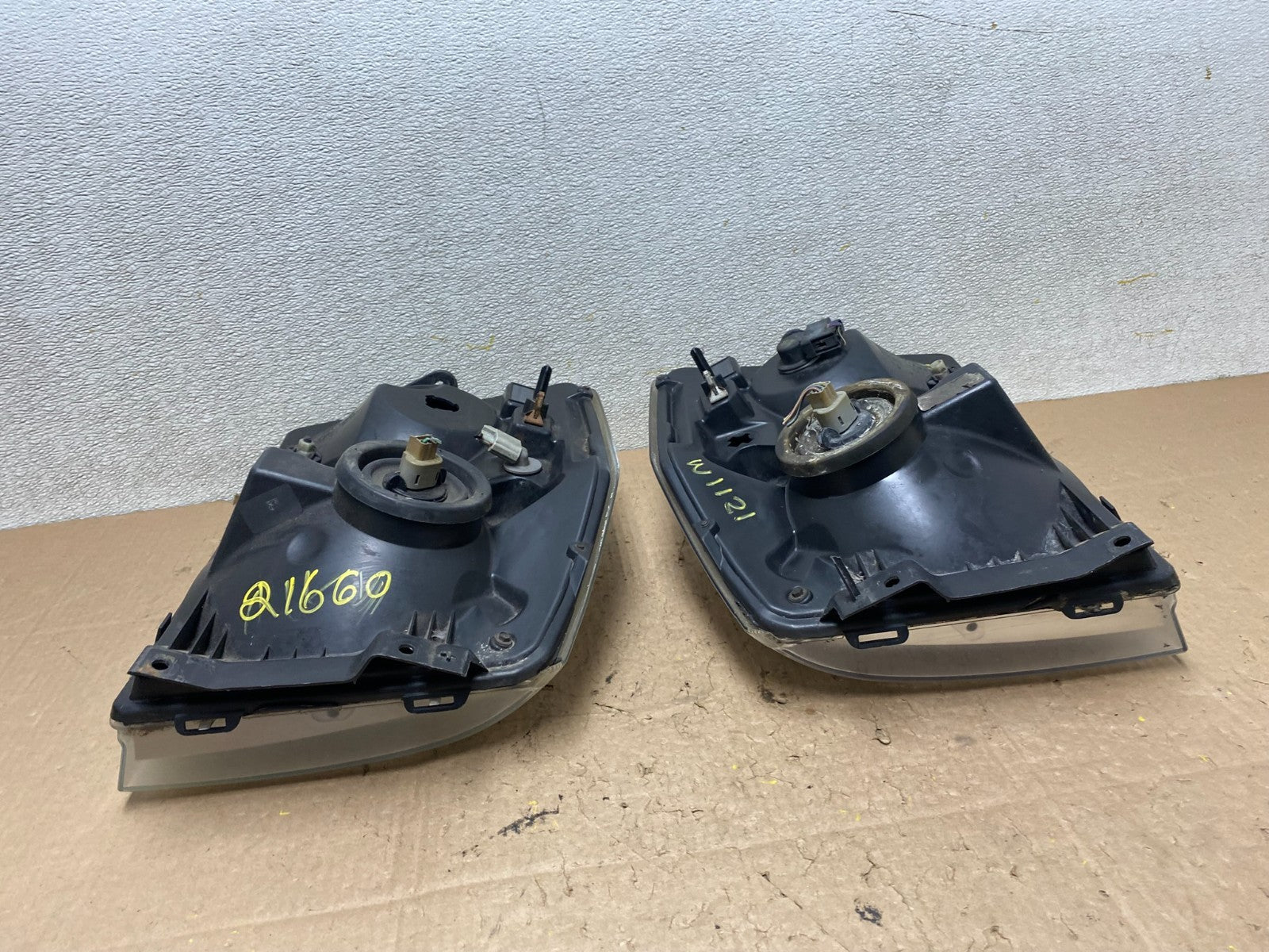 2008-2014 Ford Econoline E150 E250 E350 Left+Right Headlights W1121 DW12