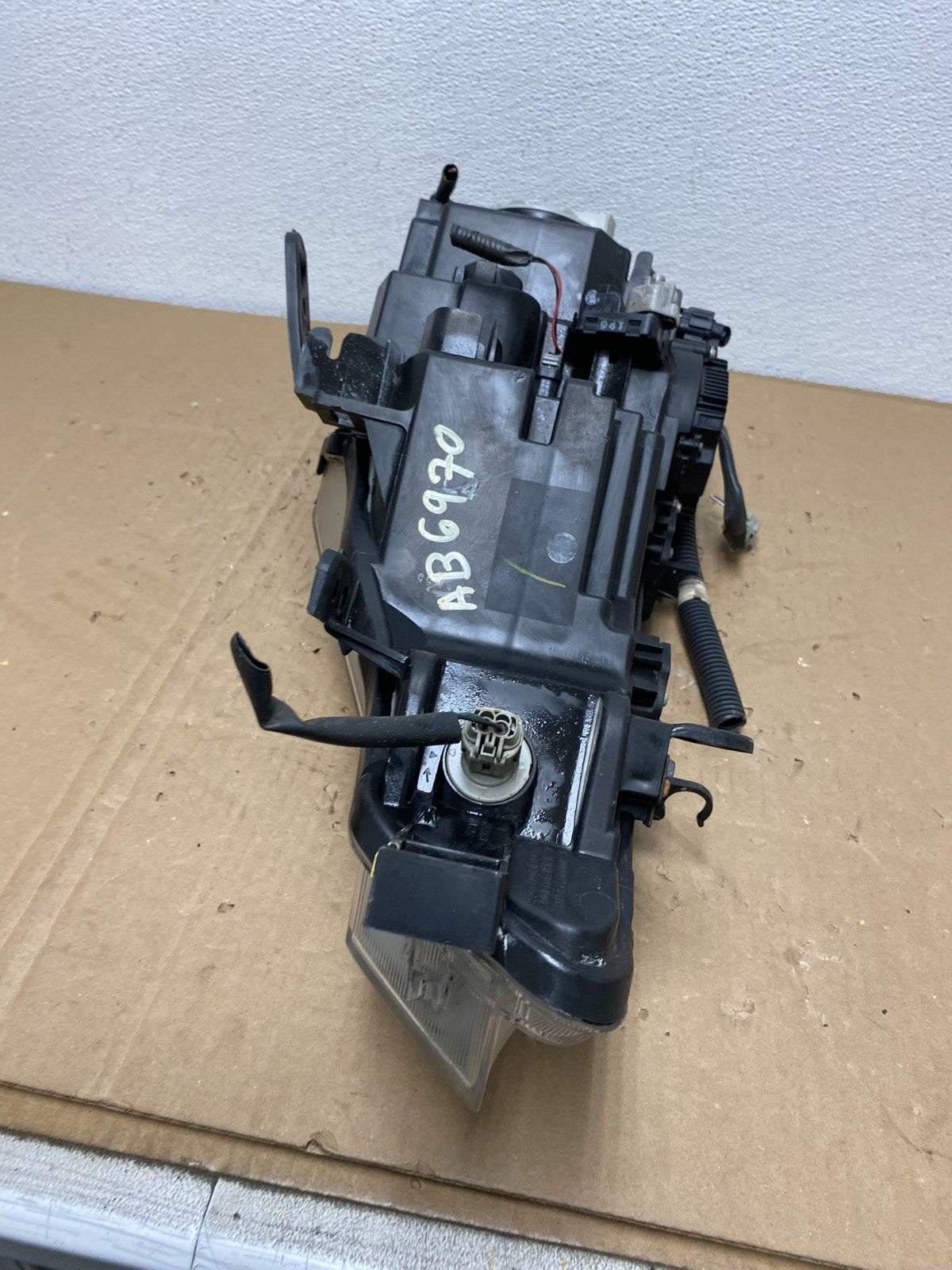 2011 to 2014 Nissan Murano Headlight Right Passenger RH Oem Xenon Hid AB6970 DW7