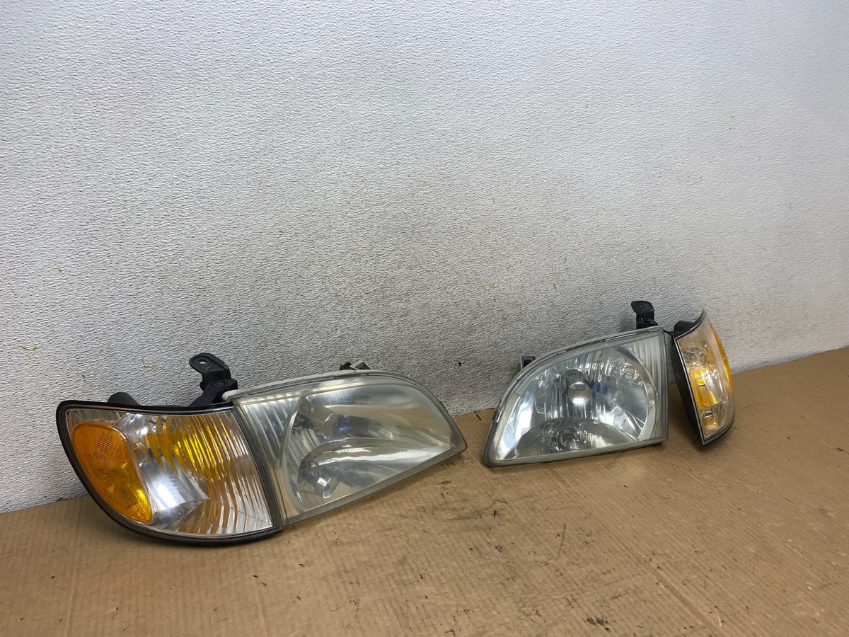 2001 2002 2003 Toyota Sienna Left+Right Side Set Headlights Halogen AI7932 DW2