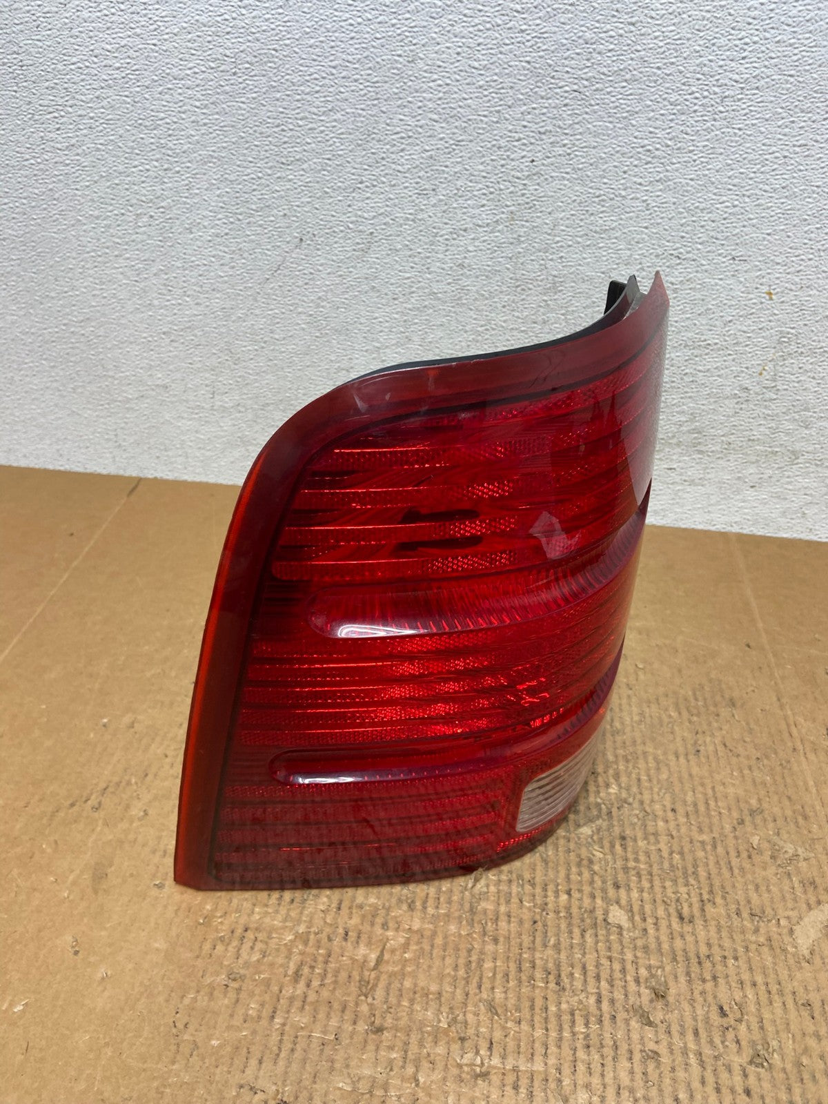 2002 to 2005 Ford Explorer Left Driver Lh Side Tail light DEPO AE1544 LK2