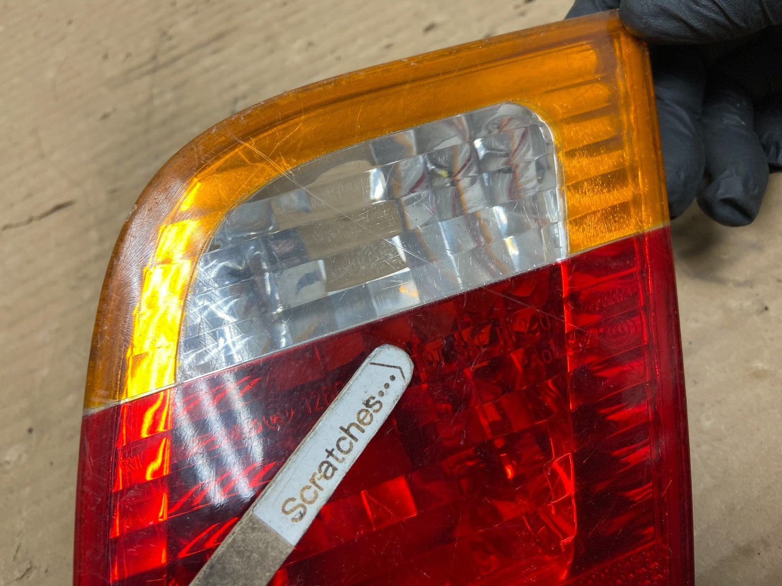 2002 - 2005 BMW 3 E46 Series Right Passenger Inner Tail Light AG8981 DW3