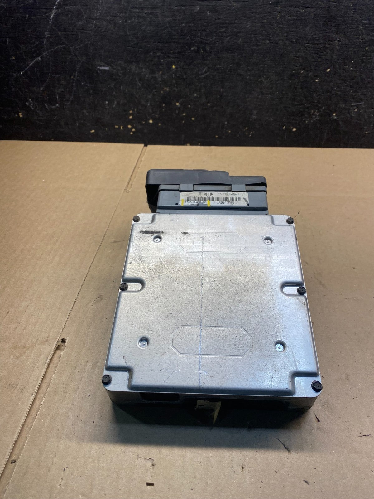 1996 1997 Ford Van E150 E250 Engine Control Module Unit ECU ECM v6508 DG0