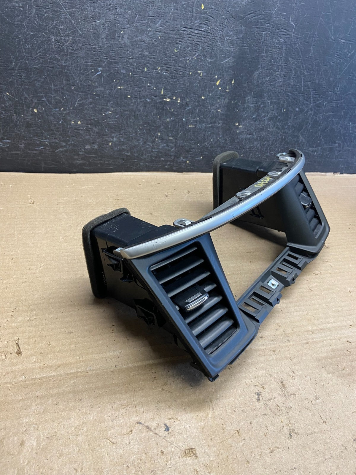 2013 to 2020 Nissan Pathfinder Center Dash Radio Trim Bezel Surround ah3710 DG1