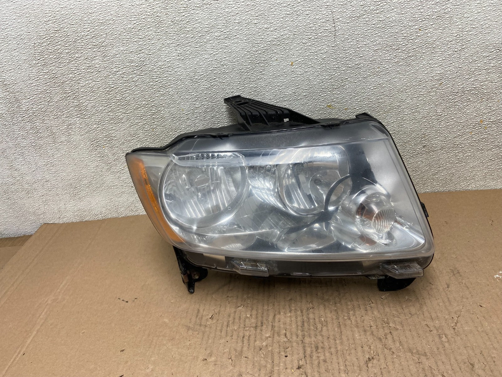 2011-2013 Jeep Grand Cherokee Right Passenger Halogen Headlight AB6073 DW0