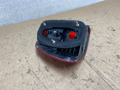 2001 2003 BMW 5 Series E39 Wagon Right Passenger RH Side Tail Light Oem V4600 DG5