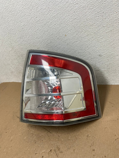2007 to 2010 Ford Edge Tail light Right Passenger Rh Side AD7723 LK1