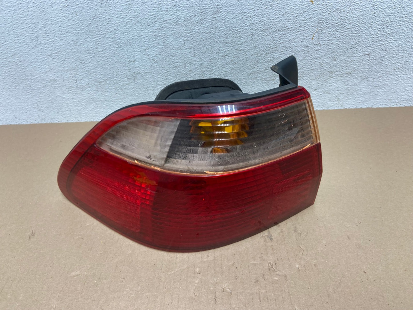 1998 to 2000 Honda Accord Sedan Tail light Left Driver LH Side AE7174 LK0