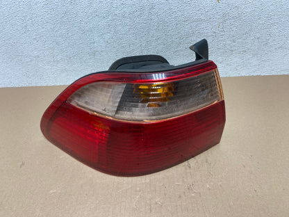1998 to 2000 Honda Accord Sedan Tail light Left Driver LH Side AE7174 LK0