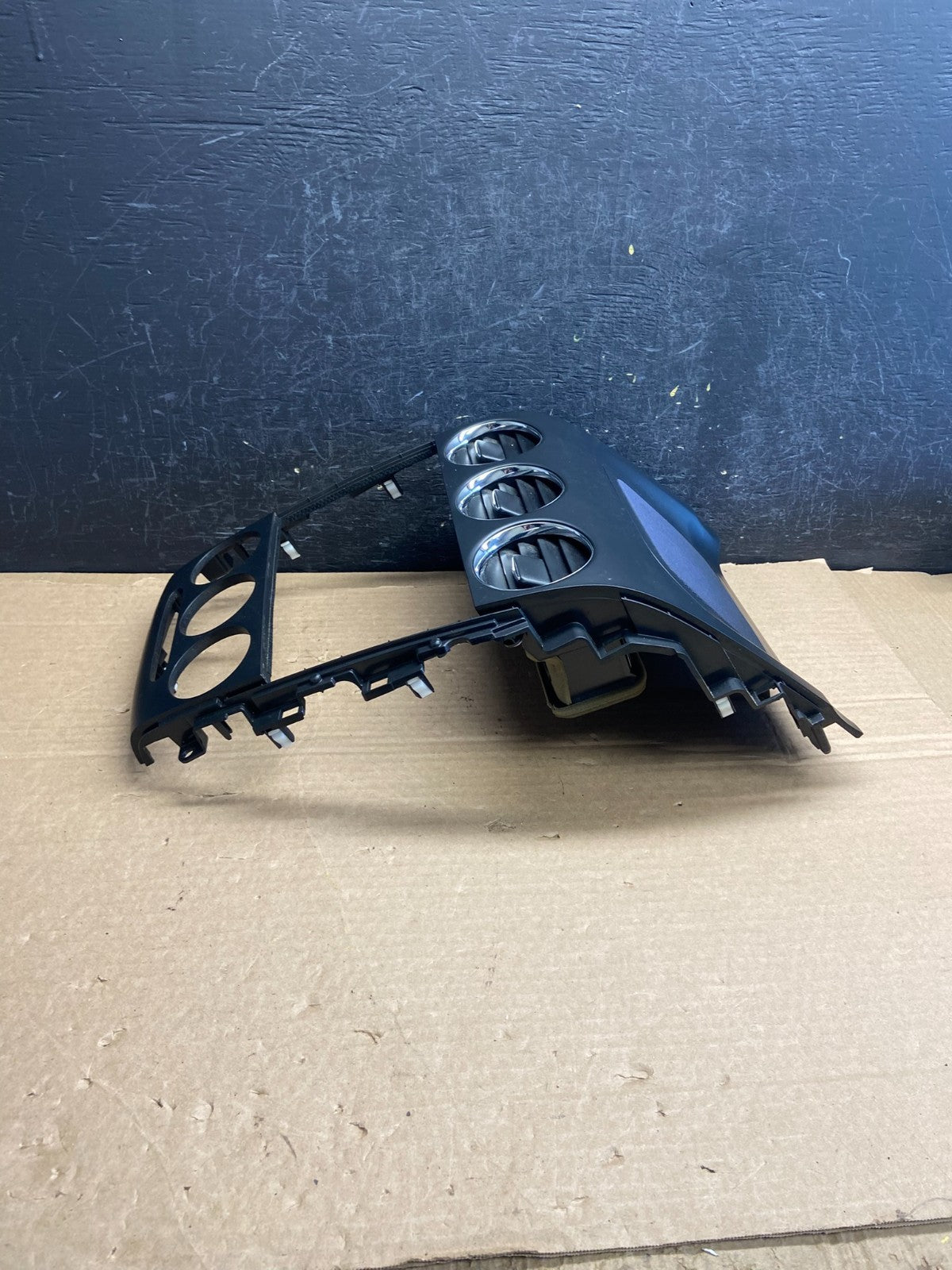 2010 2011 2012 Mazda CX-7 Center Dash Radio Bezel Trim AF2501 DG2