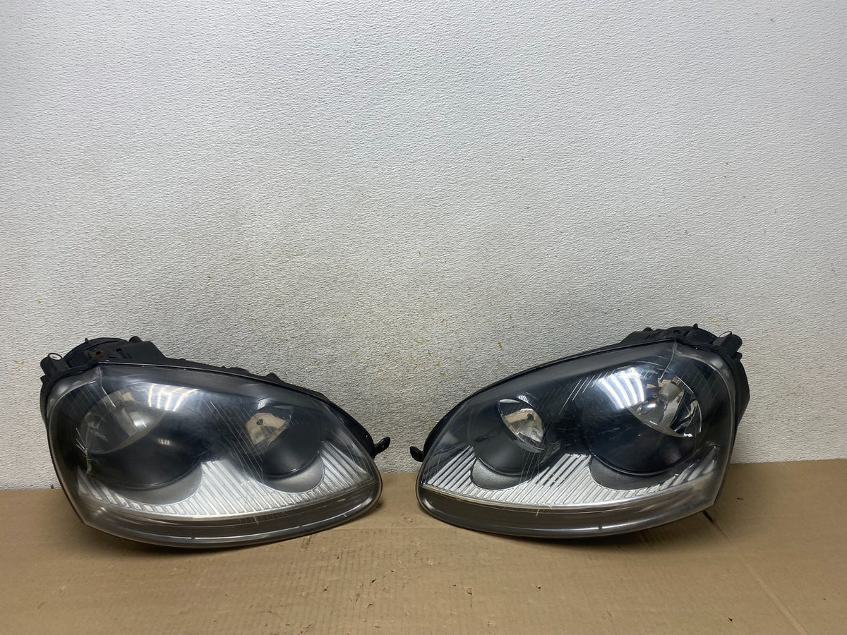 2005 to 2010 Volkswagen Jetta Left+Right Side Headlights Halogen AI2174 DW0