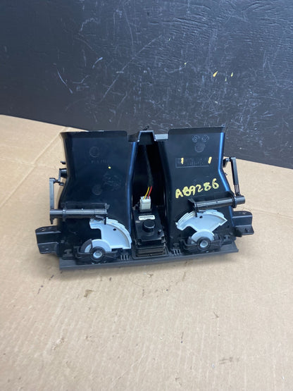 2007 to 2009 Cadillac SRX Front Center Dash Clock Air Vent ab9286 DG4
