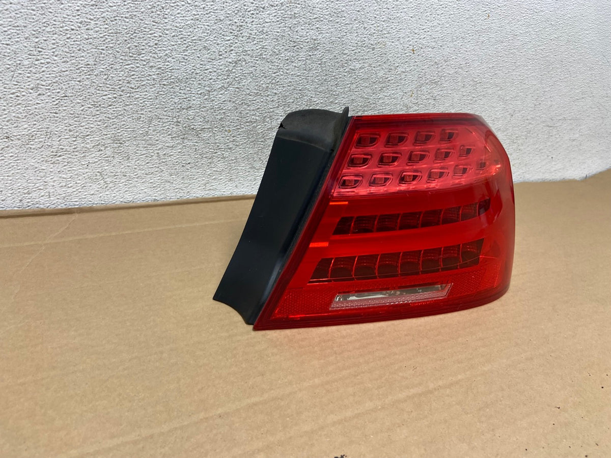 2011 2013 BMW 3 Coupe 328i 335i M3 E92 Right Passenger Tail Light AG9133 LK1