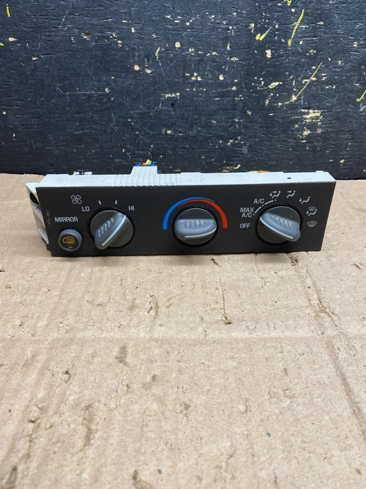2001 - 2007 GMC Chevrolet Express 1500 Climate Control A/C AB1787 DG0