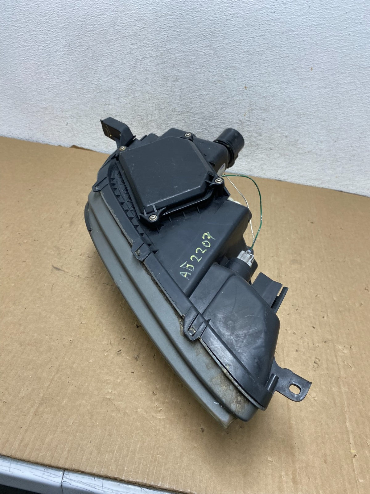 2002-2004 Lexus Es300 Es330 Left Driver Lh Headlight Xenon HID TYC AG2207 DW9