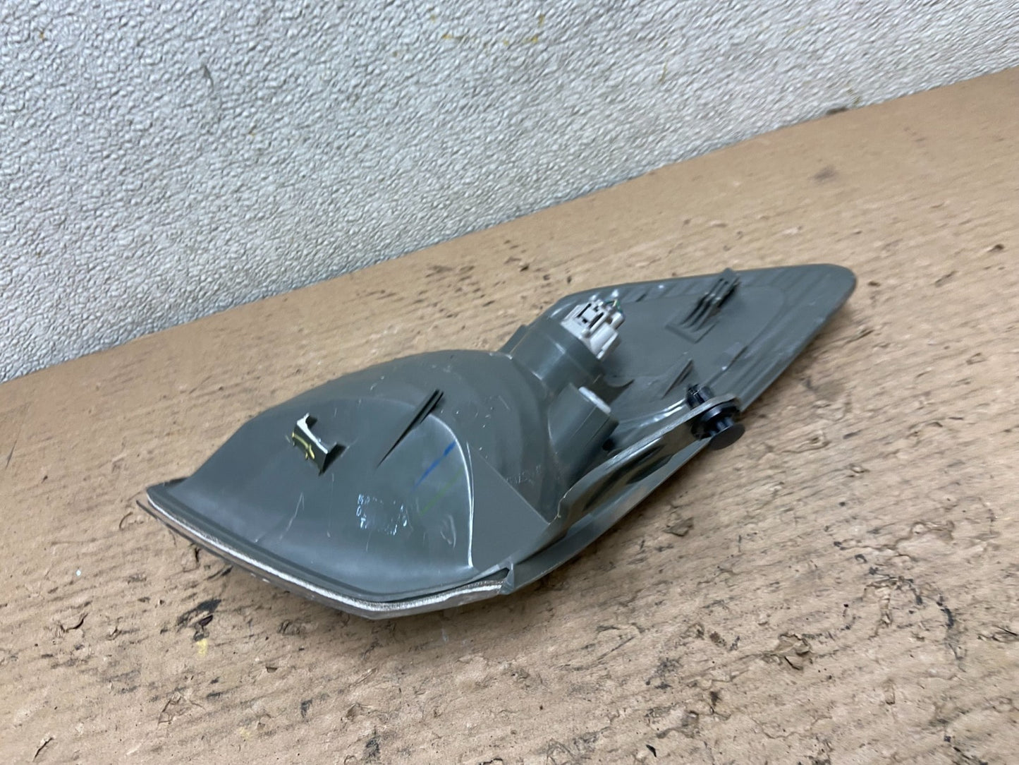 2000 - 2001 Toyota Camry Front Left Driver Lh Turn Signal AA9759 DW5