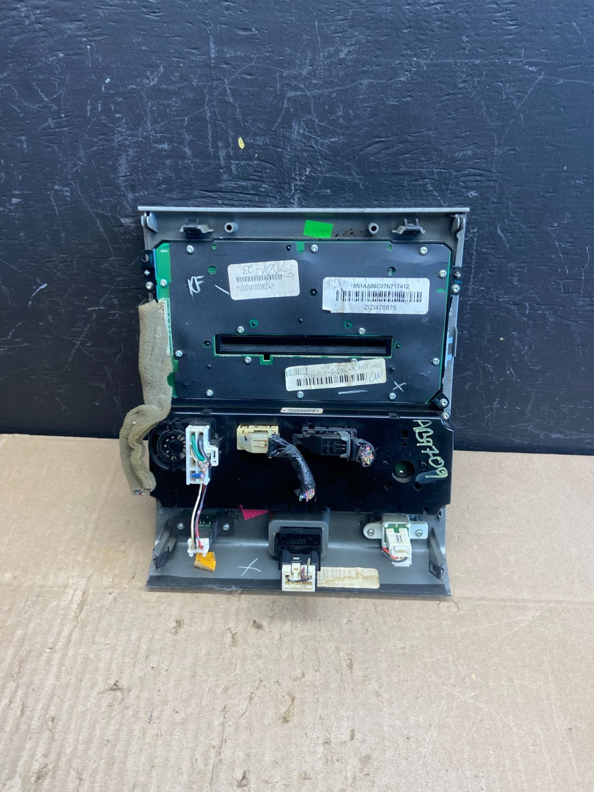 2004 to 2007 Nissan Armada Bose Radio CD Player A/C Climate Control OE AB9709 DG4