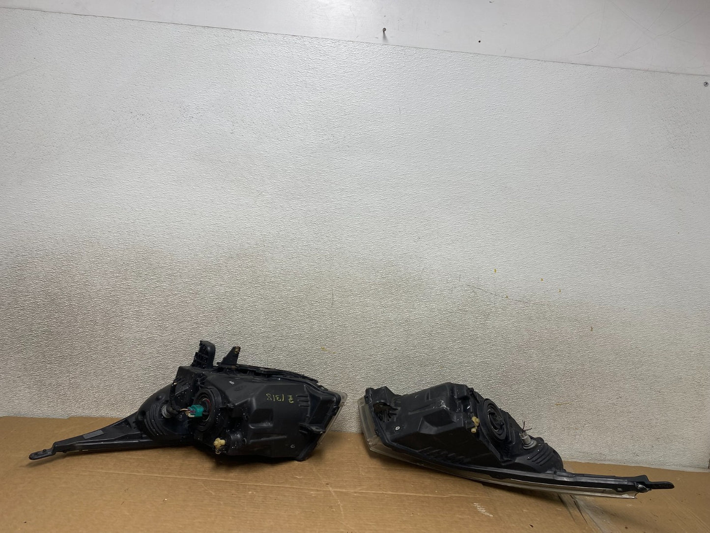 2011 to 2015 Chevrolet Cruze Halogen Left+Right Set Headlights Z1318 DW9