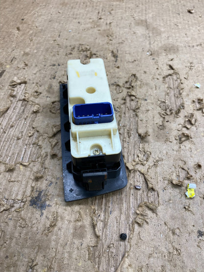 2006 to 2010 Hummer H3 Front Right Passeneger Window Lock Switch OEM Z9912 DG3