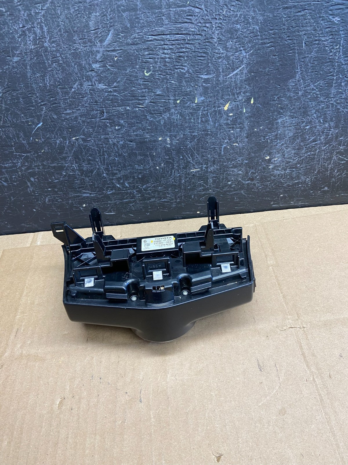 2014 Toyota Prius V Climate Heater A/C AC Control Panel AD6881 DG3