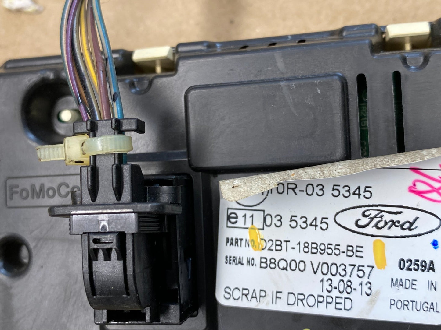 2014 to 2017 Ford Fiesta Radio Information Screen Display AB8706 DG5