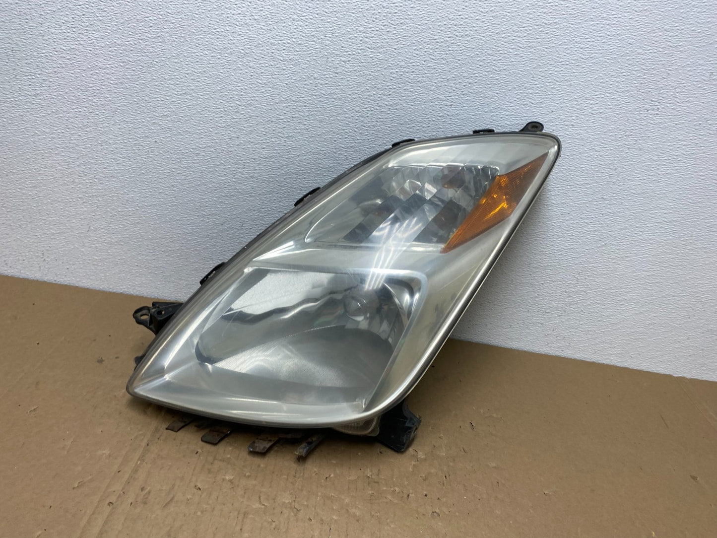 2004 - 2005 Toyota Prius Left Driver Lh Halogen Headlight AB6870 DG0