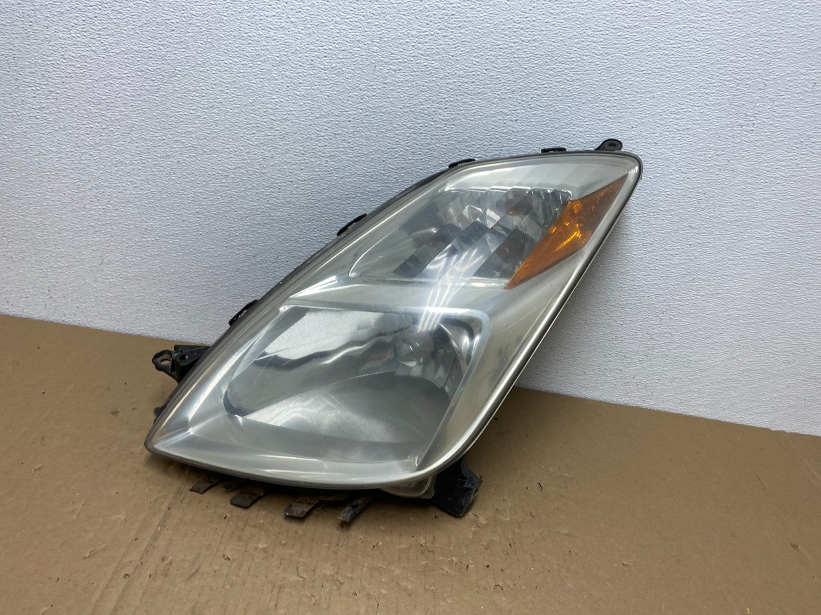 2004 - 2005 Toyota Prius Left Driver Lh Halogen Headlight AB6870 DG0