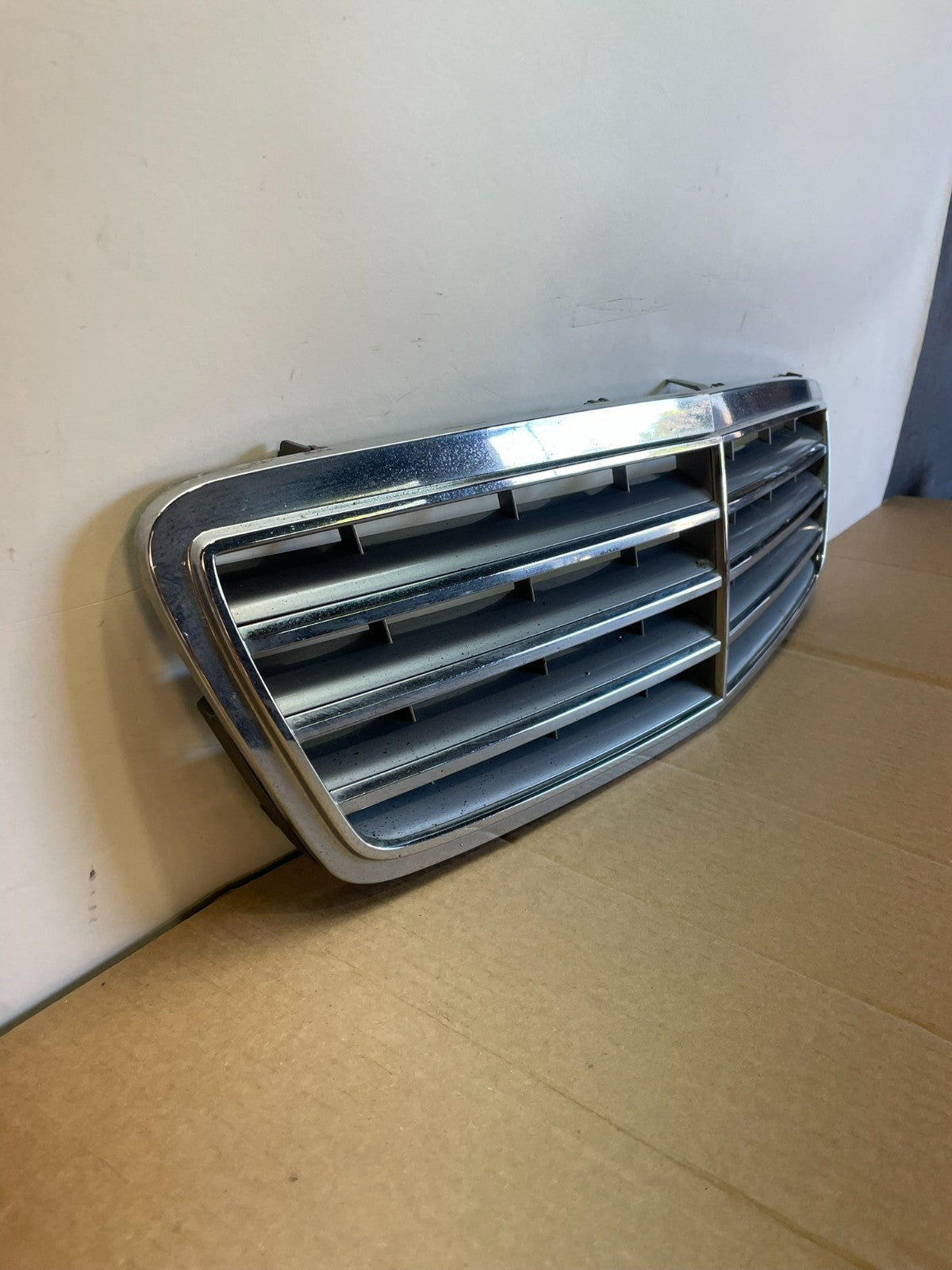 2005-2007 Mercedes W203 C230 C320 C350 Front Upper Grill Grille AG9848 DG2