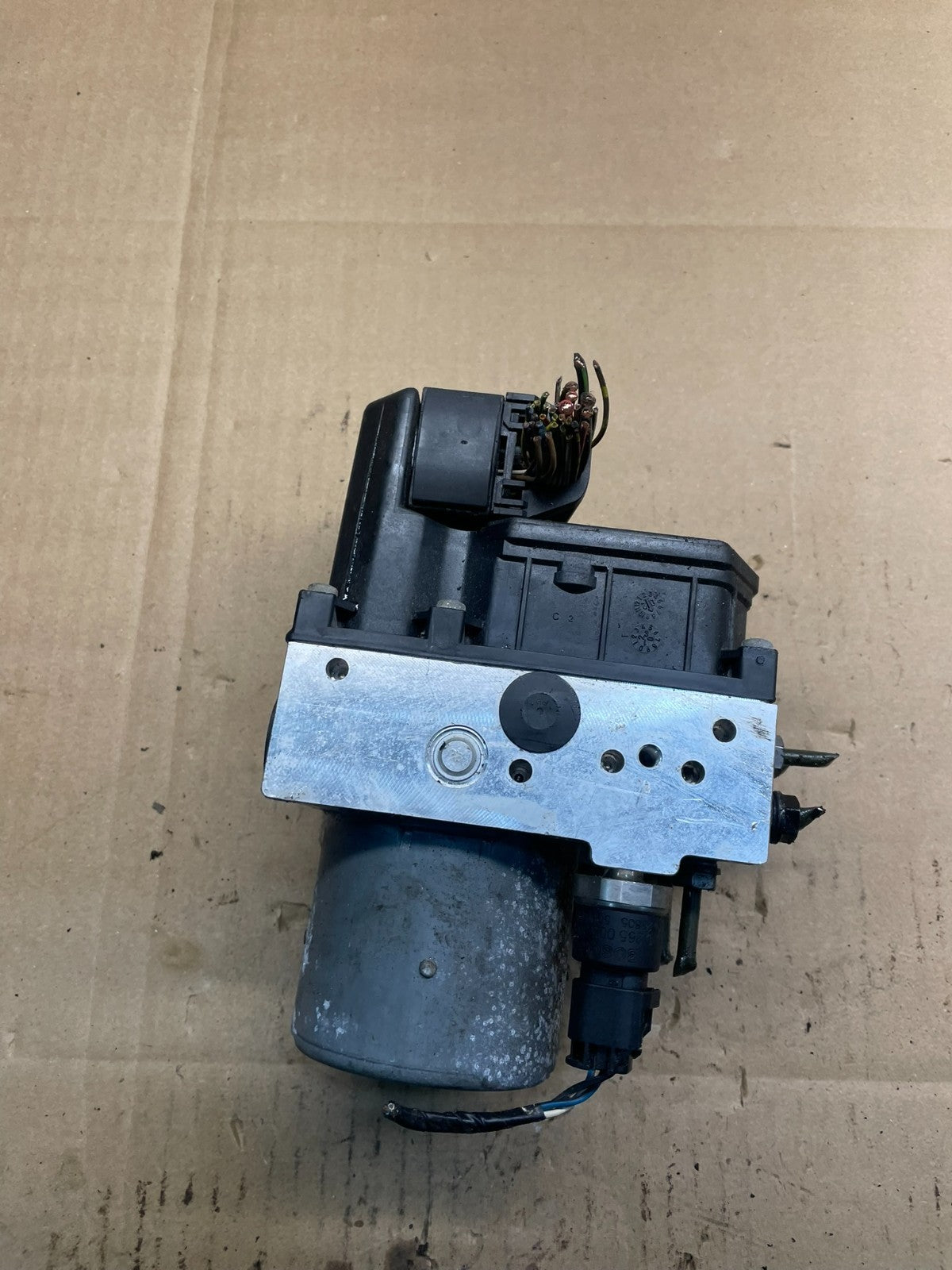 BMW E46 325xi 330xi ABS Anti Lock Brake Pump 3451 6762113 w6645 DG1