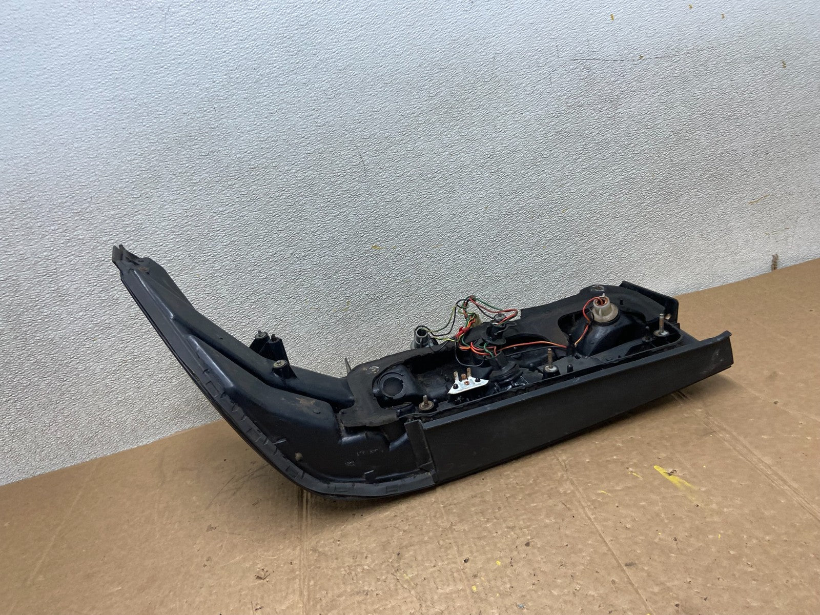 1990 Ford Probe Left Driver LH Side Tail Light OEM AA2591 GD8