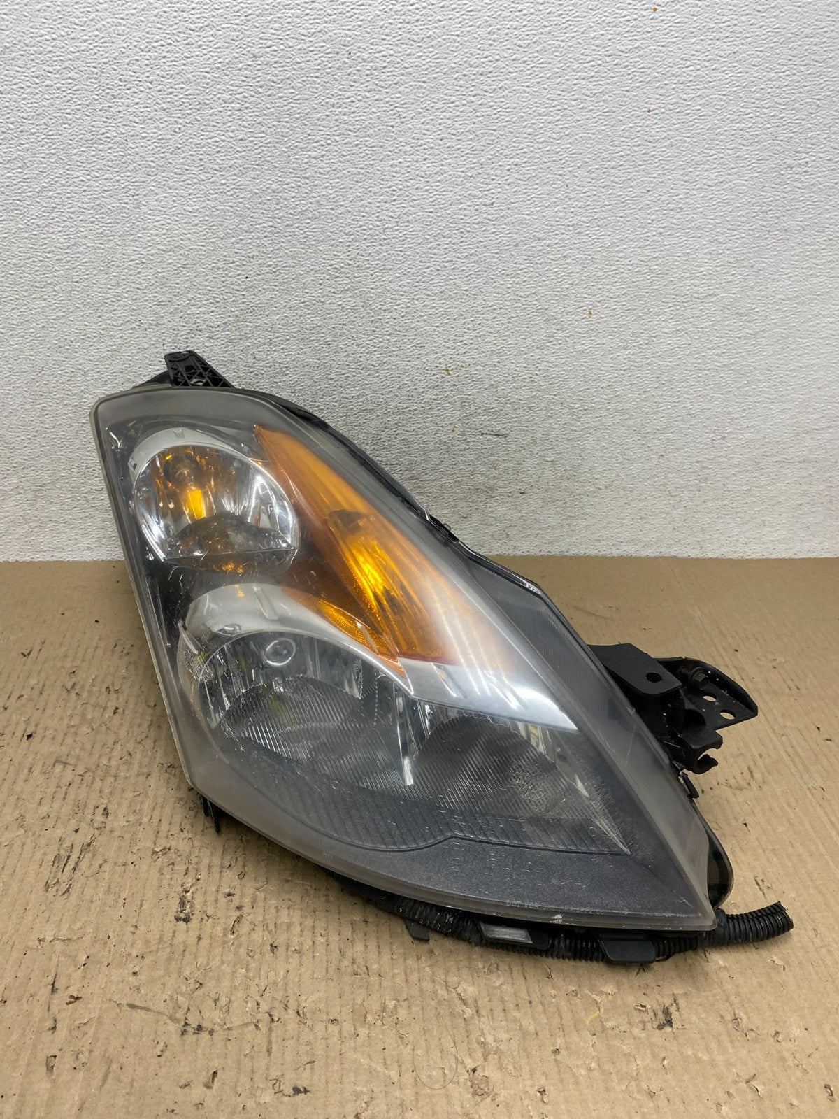 Sedan 2007 to 2009 Nissan Altima Right Passenger Halogen Headlight AF6050 DW0