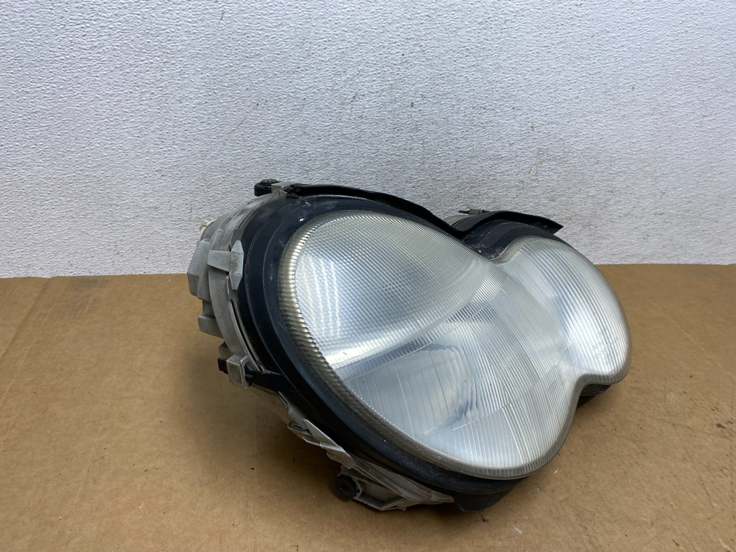 2001 - 2004 Mercedes-Benz C Class Halogen Right Passenger Headlight AE30502