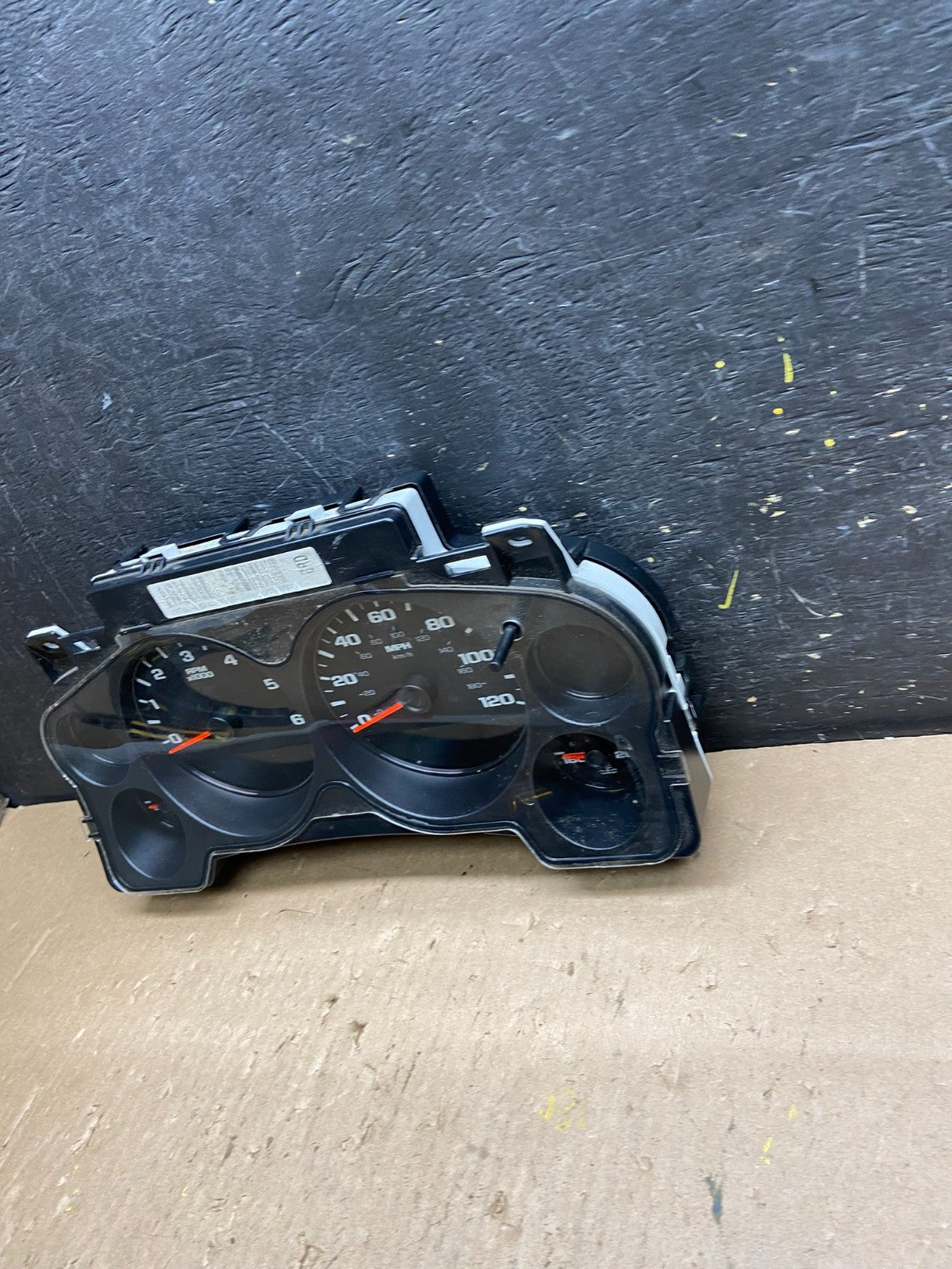 2007 to 2014 Chevrolet Silverado Sierra Cluster Gauge Speedometer ECM T5976 DG2