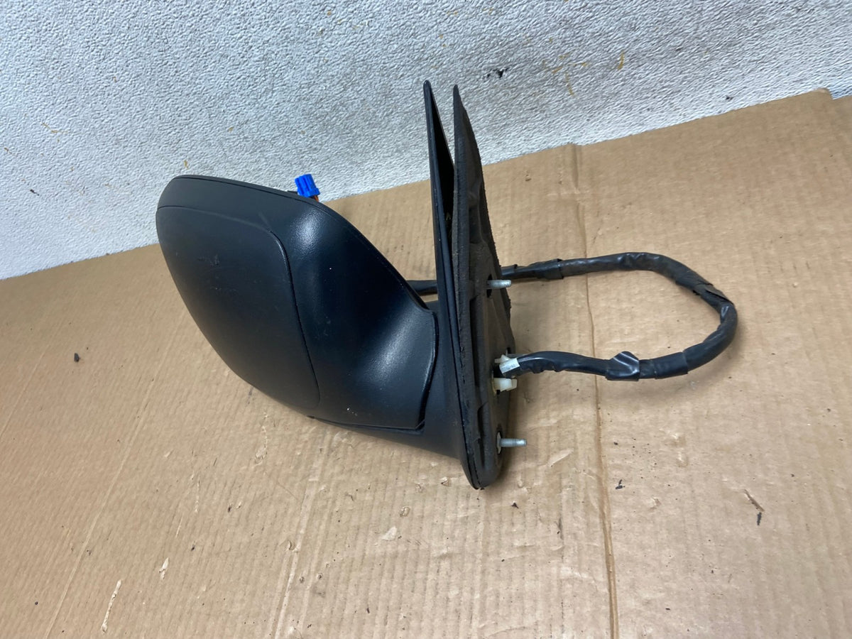 2003-2006 Chevrolet Avalanche Right Passenger Turn Sgn View Door Mirror AI5843 L1