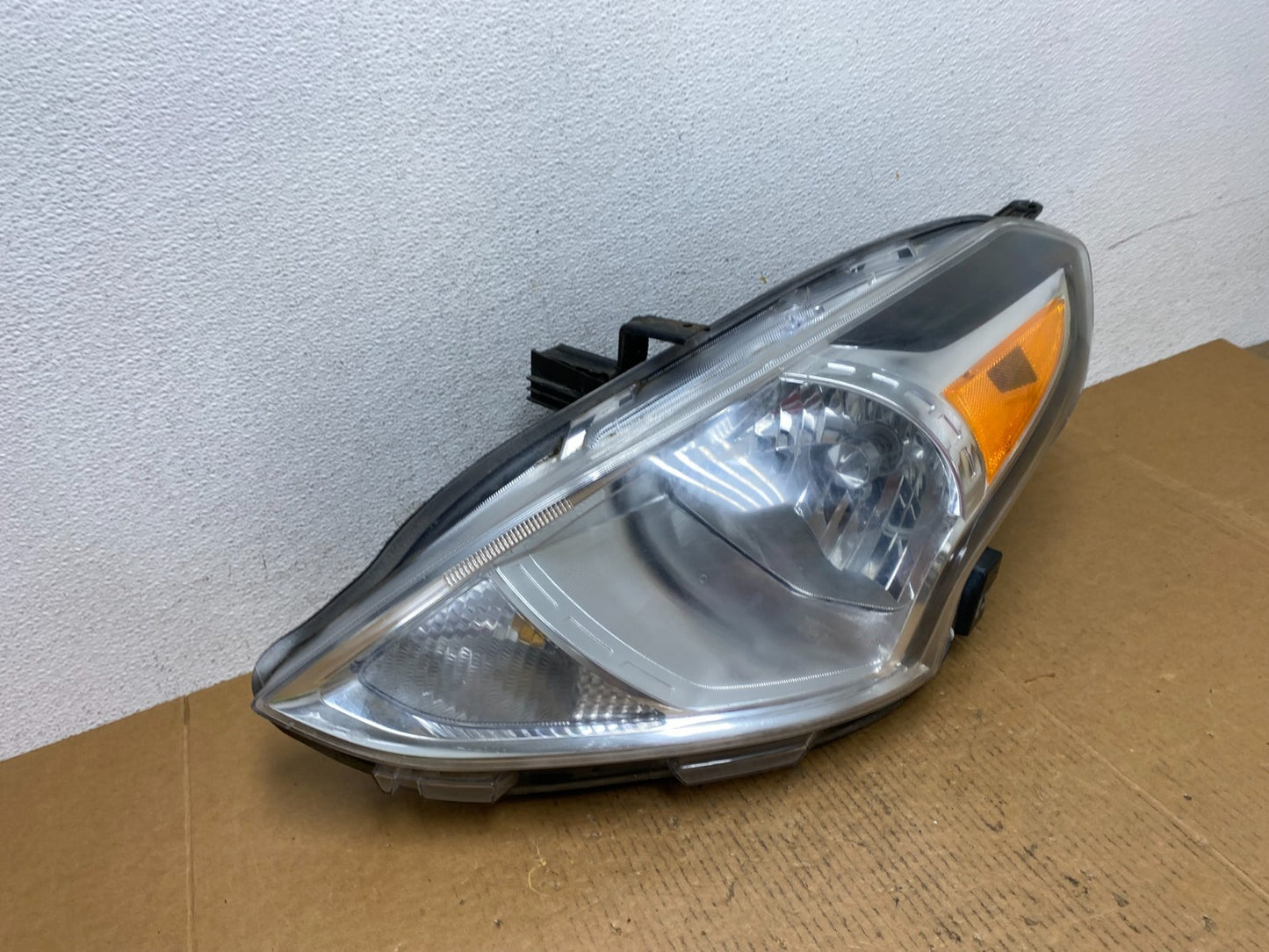 2015 to 2019 Nissan Versa Headlight Left Driver Lh Side AE0583 DW2