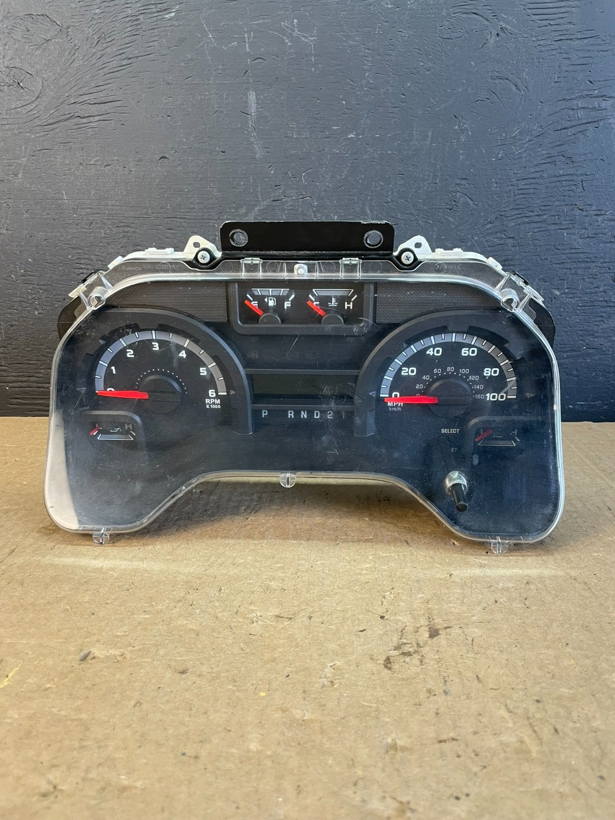 2011 to 2013 Ford E150 E250 E350 VAN Gauge Speedometer Cluster AD0384 DG0