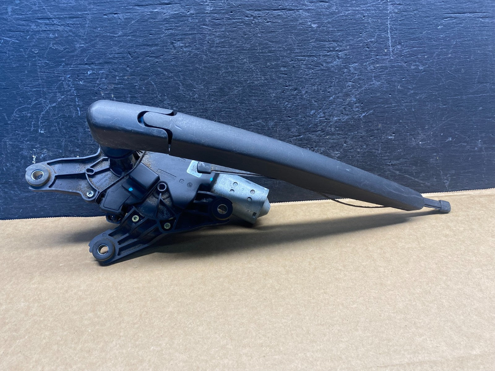 2020 to 2023 Ford Explorer Rear Windshield Wiper Motor AF4214 DW0