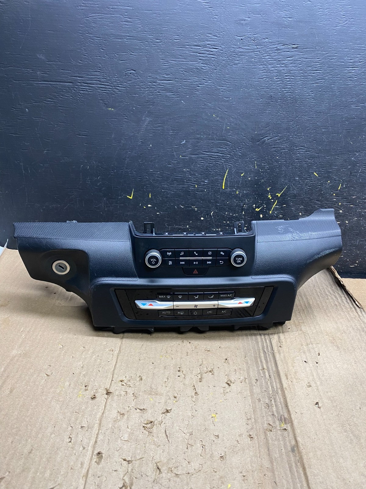2020 to 2023 Ford Explorer Radio Climate Control Panel Trim X1968 DG0