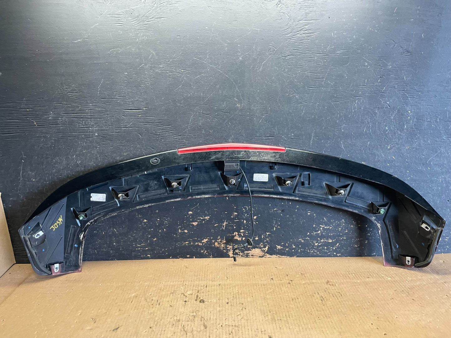 2010-2016 Cadillac Srx Upper Rear Spoiler Wing Brake Light Oem AA5960 DG7