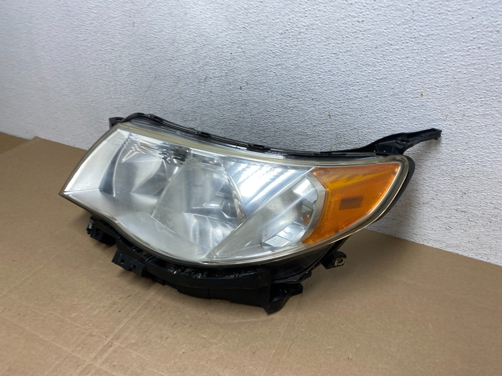 2009-2013 Subaru Forester Left Driver LH Halogen Headlight AE4907 DW1