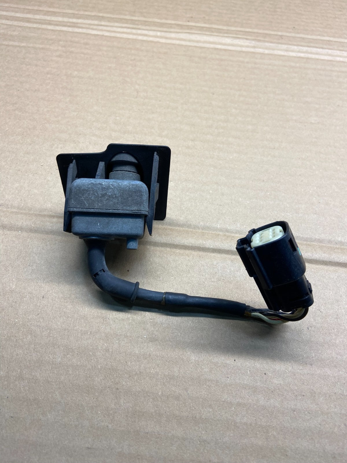 2009-2012 Lincoln MKS Trunk Back Parking Aid Rear View Camera AE4680 DG4
