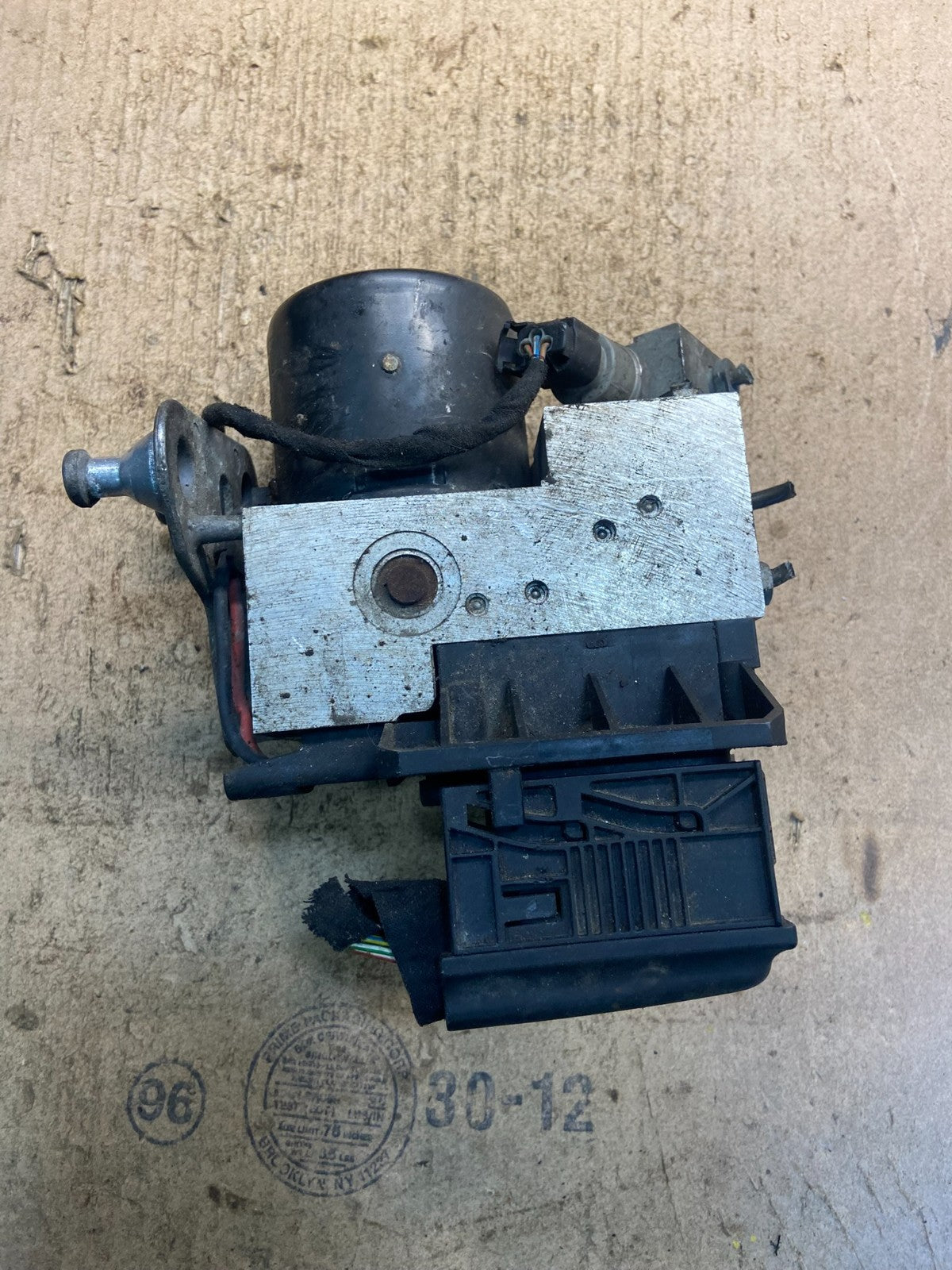 1998-2002 Mercedes W203 C230 CLK320 ABS Anti Lock Brake Pump Module z8898 DG5