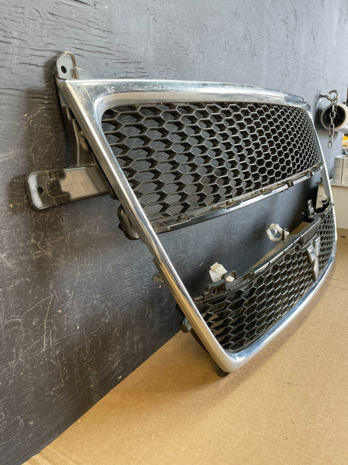 2010 - 2013 Mitsubishi Outlander Front Upper Lower Grill Grille AC9943 DG2