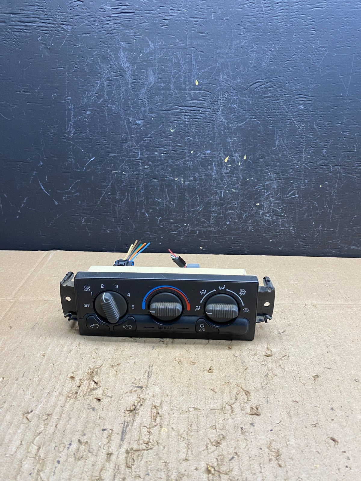 1999 to 2002 Chevrolet Silverado HVAC Heater Climate Control Module AC4702 DG0