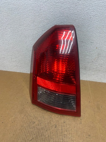 2005 - 2007 Chrysler 300 Left Driver Lh Side Tail Light AE0539 LK0