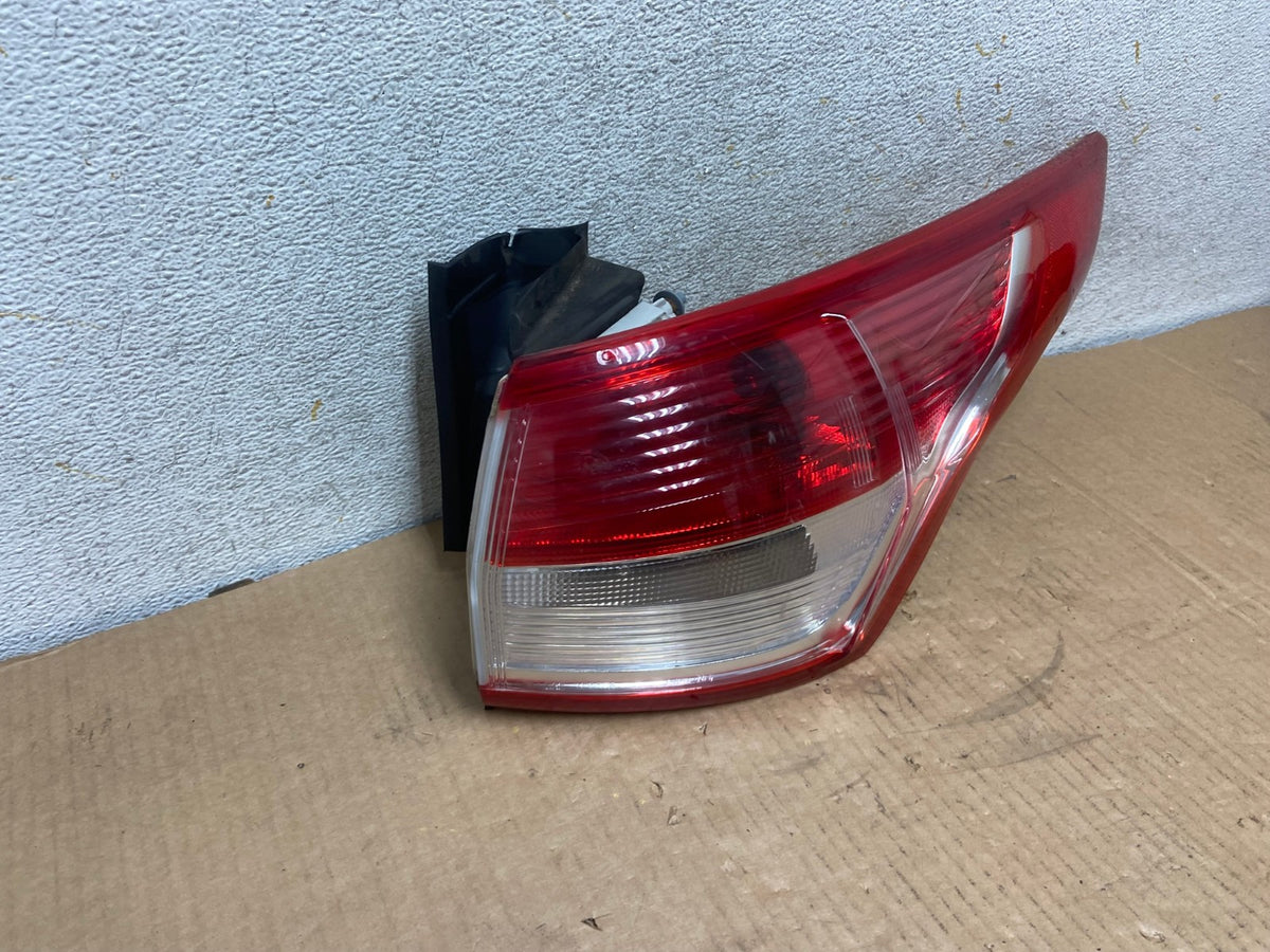 2013 to 2016 Ford Escape Right Passenger RH Side Tail Light AI7025 LK2