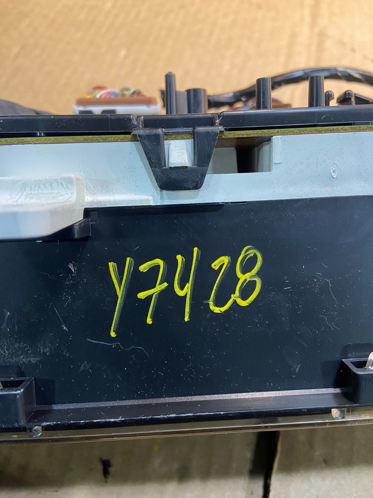 2000 Nissan Pathfinder Speedometer Cluster Gauge OEM Y7428 DG7