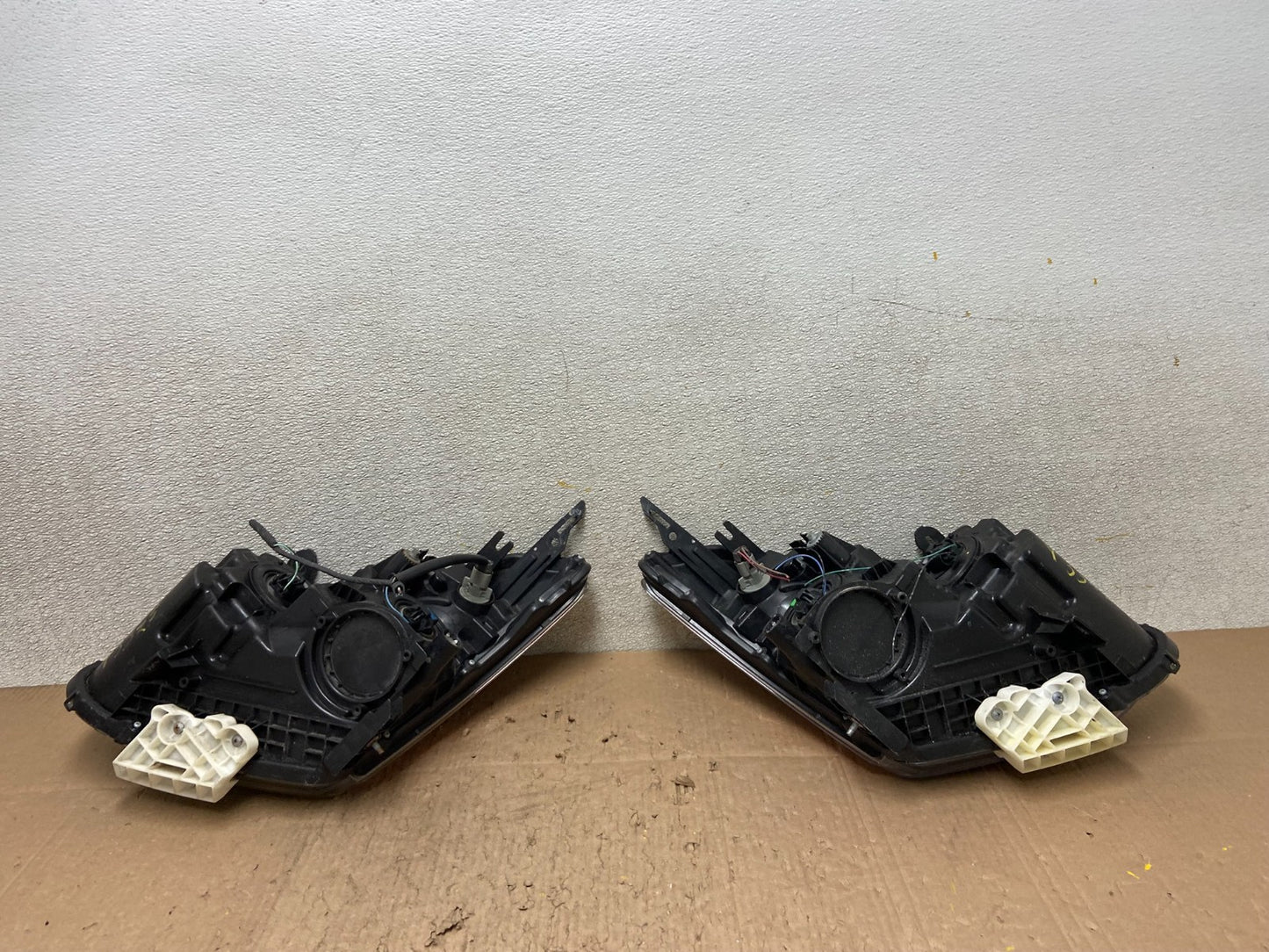2009-2013 Nissan Rogue Left+Right Side Set Black Halogen Headlights OEM Y3325 DW8