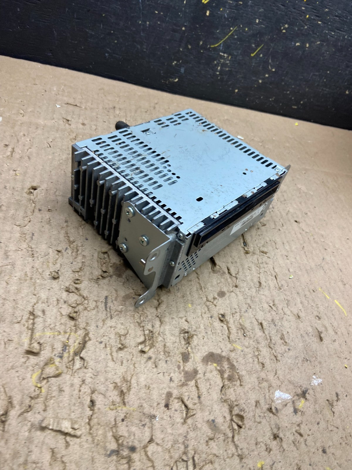 2013 to 2014 Ford Edge AM/FM Radio Reciever OEM t8313 DG1